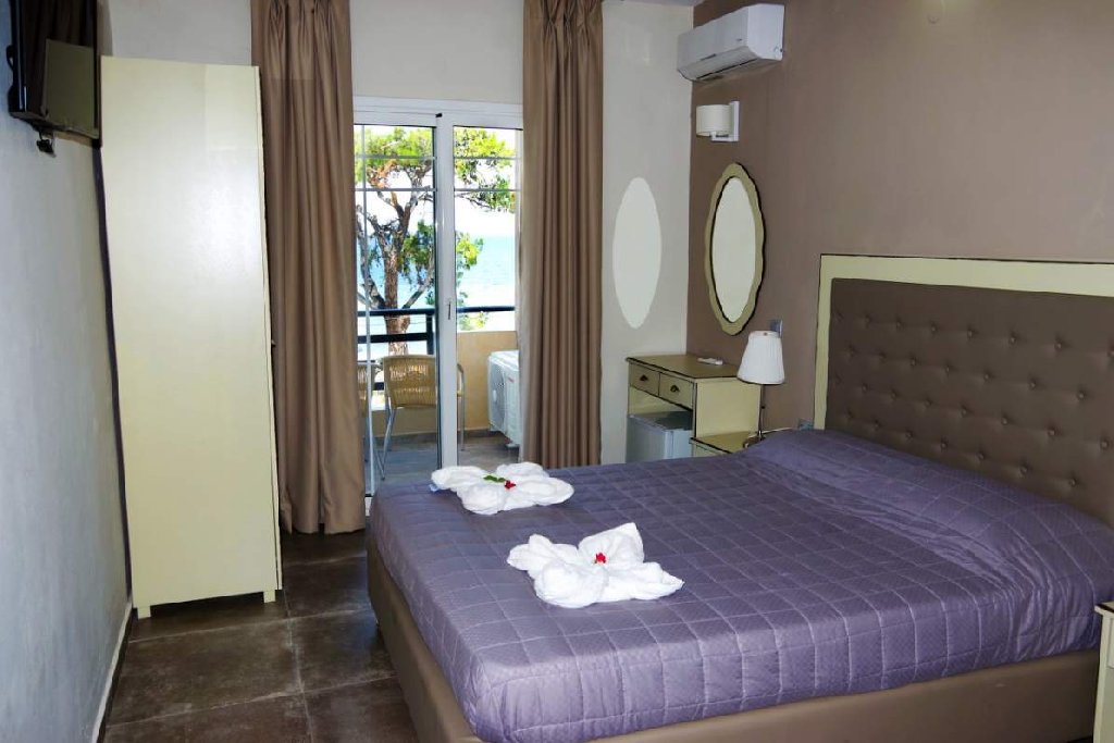Rachoni Bay Hotel