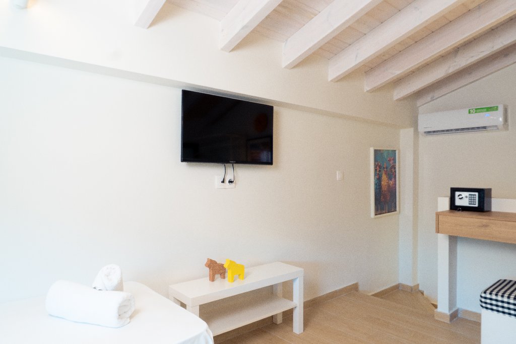 Olympus Seaside Luxury Pool Villas