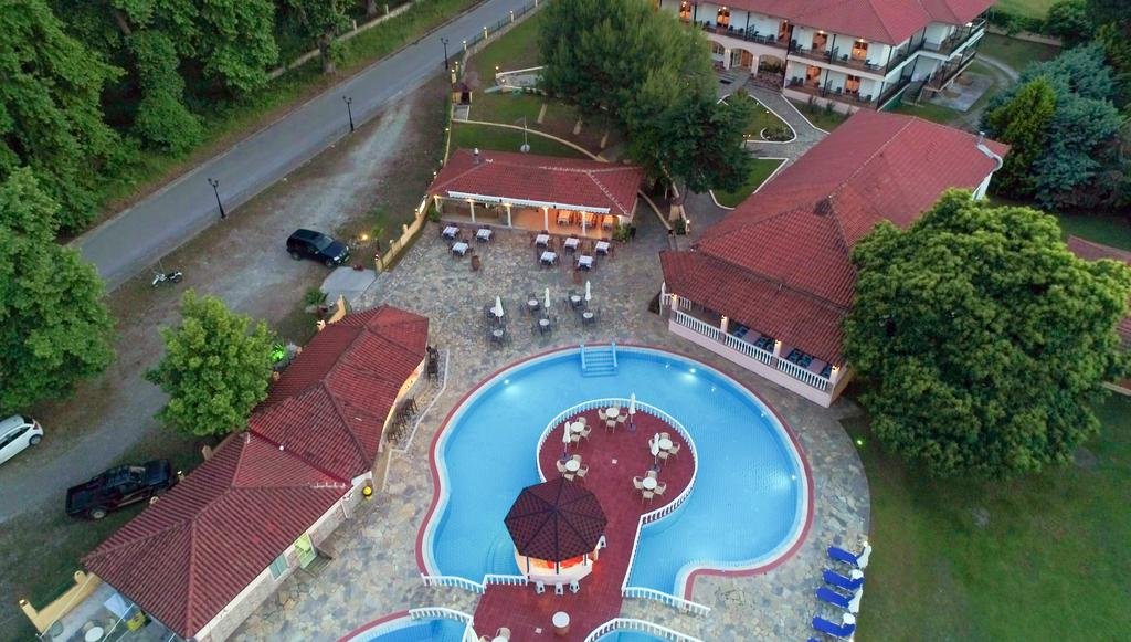 Hotel Sintrivanis